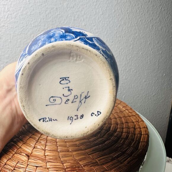 Delft Double Handle VINTAGE Vase Amphora 1930 Signed P.H.Hu 9" Tall - Picture 5 of 8